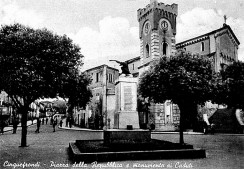 Monumento ai caduti visto da Piazza della Repubblica