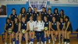 vily borisova con le ragazze della volley piana