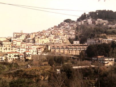 una veduta di san giorgio morgeto