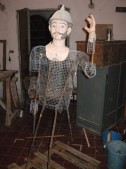statua soldato ricostruiita