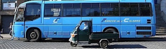 autobus calabro lucane con ape piaggio