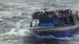 barca mare grosso migranti