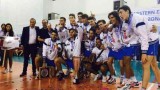 gli azzurrini con la coppa della prima classificata